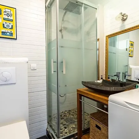 Le CAPUCIN - Petit duplex avec place de parking Dinard Extérieur photo