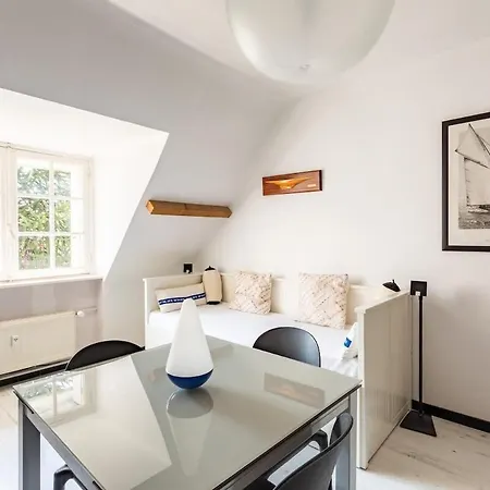 Le CAPUCIN - Petit duplex avec place de parking Dinard Extérieur photo