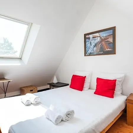 Le CAPUCIN - Petit duplex avec place de parking Dinard Extérieur photo