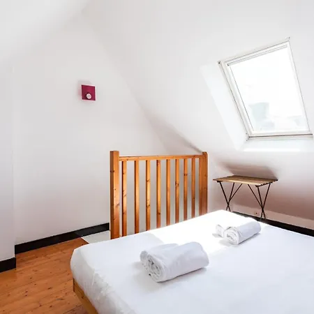 Le CAPUCIN - Petit duplex avec place de parking Dinard Extérieur photo